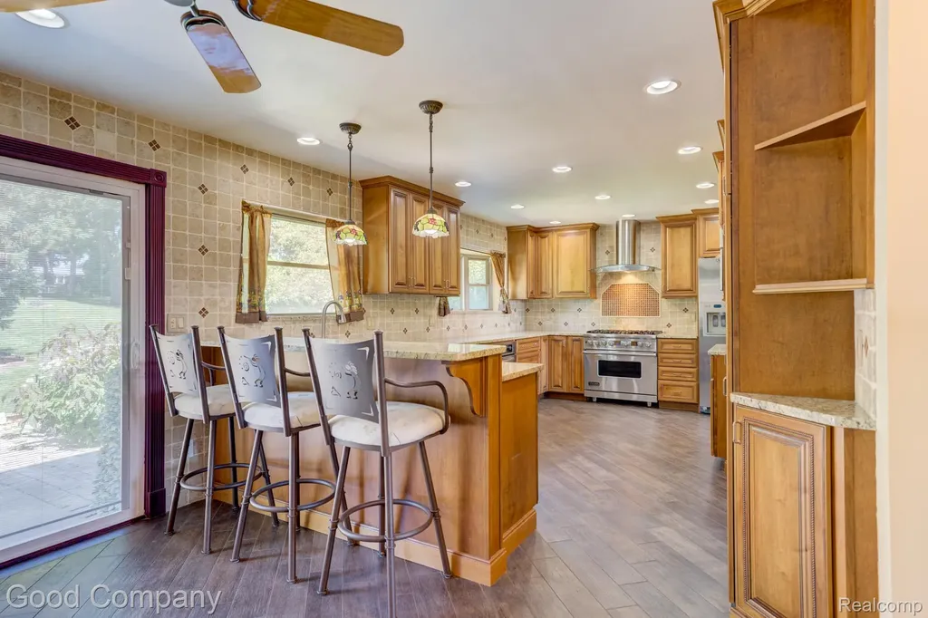 3062 Saint Jude Drive Waterford Charter Township MI 48329