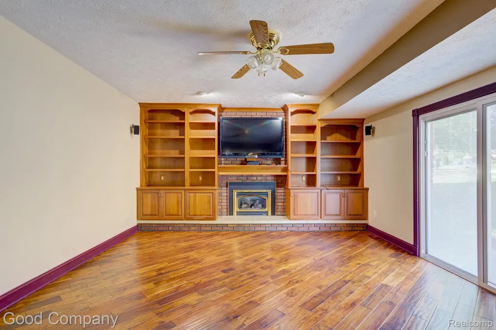 3062 Saint Jude Drive Waterford Charter Township MI 48329