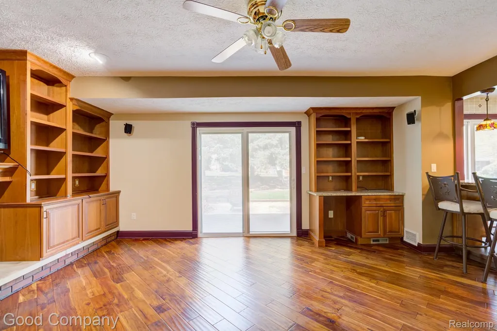3062 Saint Jude Drive Waterford Charter Township MI 48329