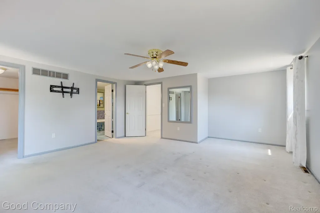 3062 Saint Jude Drive Waterford Charter Township MI 48329