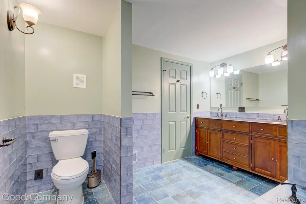 3062 Saint Jude Drive Waterford Charter Township MI 48329
