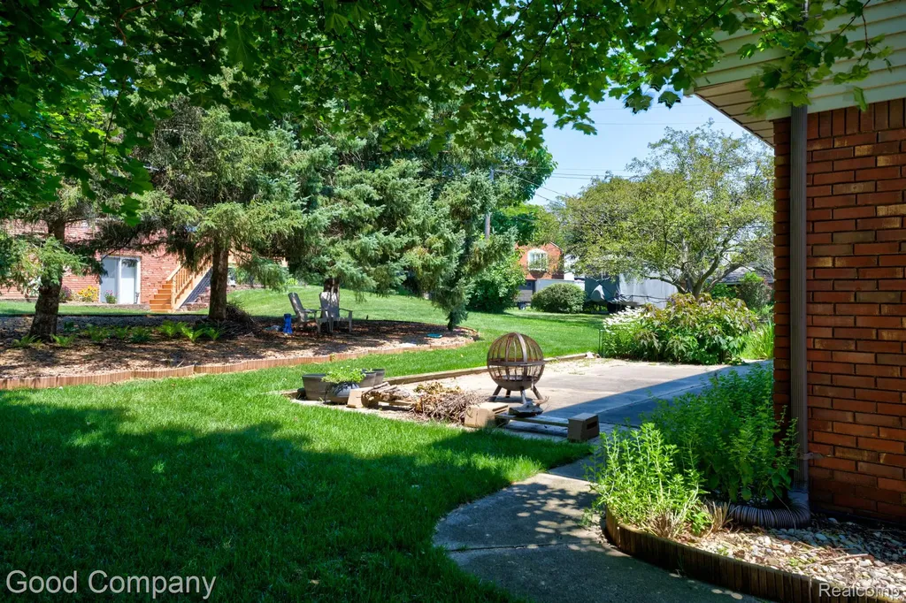 3062 Saint Jude Drive Waterford Charter Township MI 48329
