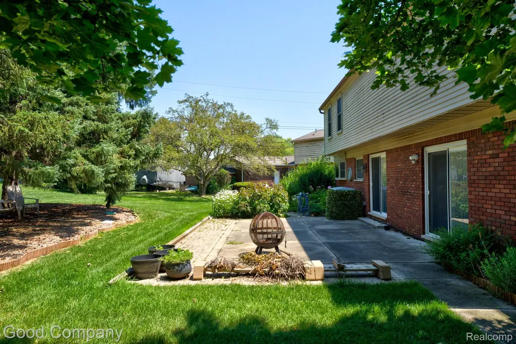 3062 Saint Jude Drive Waterford Charter Township MI 48329