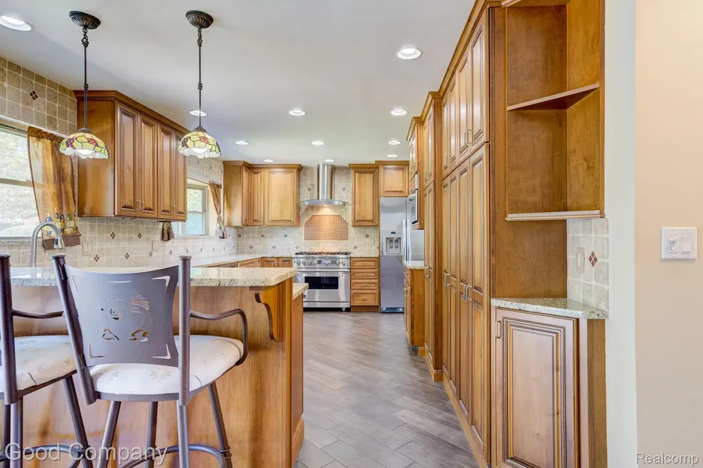 3062 Saint Jude Drive Waterford Charter Township MI 48329