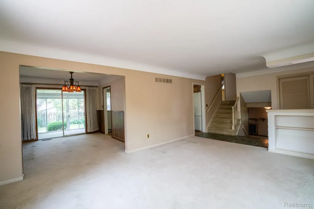 1880 Waverly Street Trenton City MI 48183