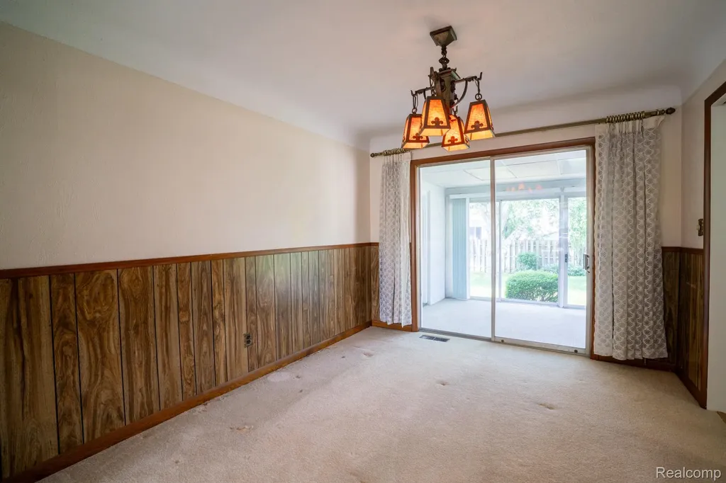 1880 Waverly Street Trenton City MI 48183