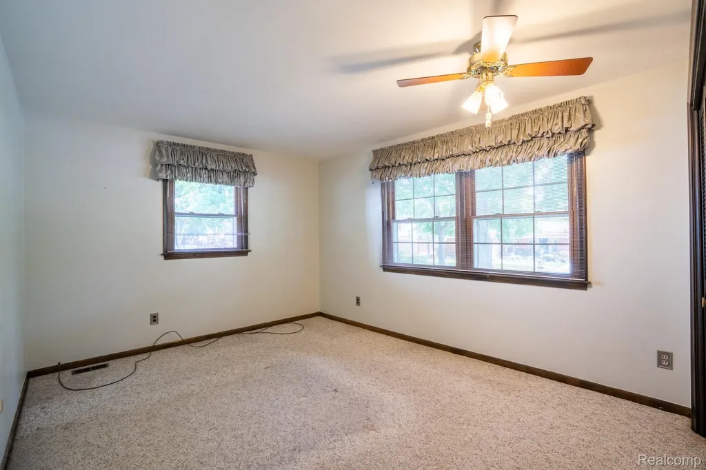 1880 Waverly Street Trenton City MI 48183