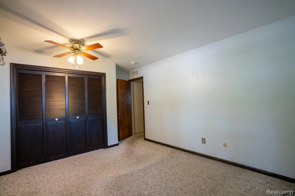 1880 Waverly Street Trenton City MI 48183