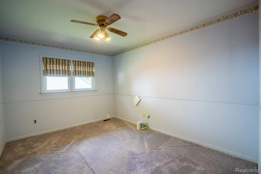 1880 Waverly Street Trenton City MI 48183