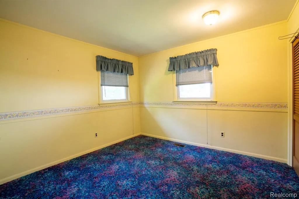 1880 Waverly Street Trenton City MI 48183