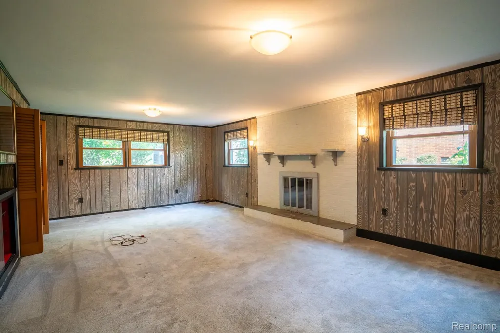 1880 Waverly Street Trenton City MI 48183