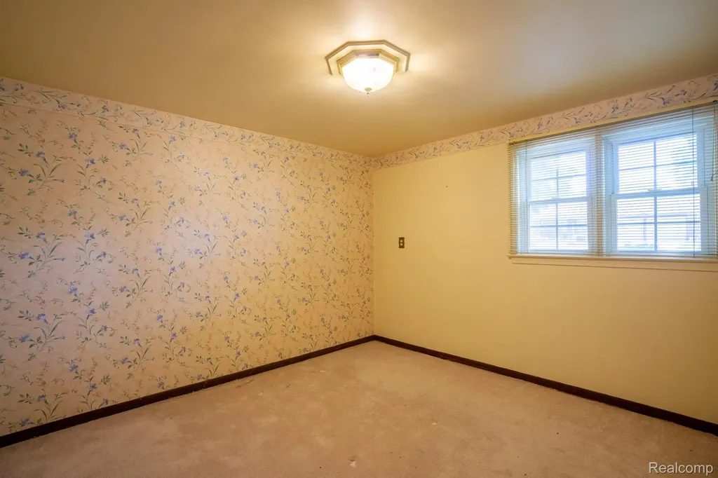 1880 Waverly Street Trenton City MI 48183