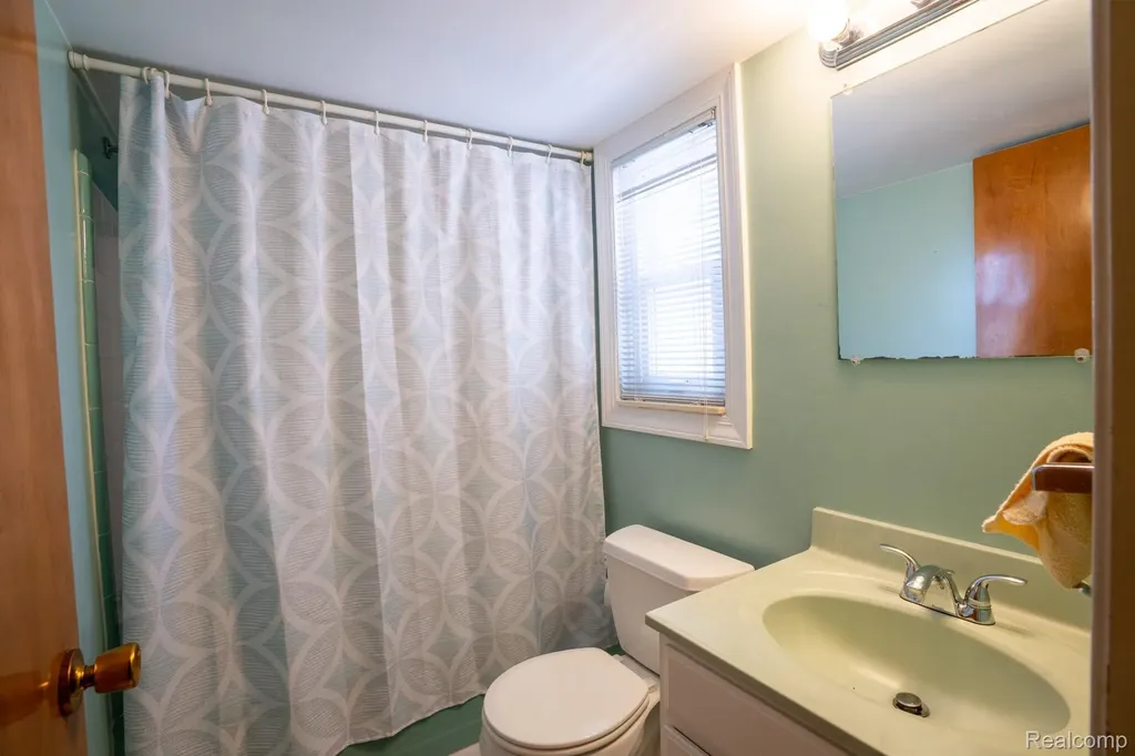 1880 Waverly Street Trenton City MI 48183