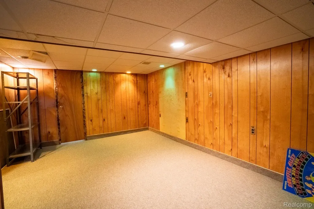 1880 Waverly Street Trenton City MI 48183
