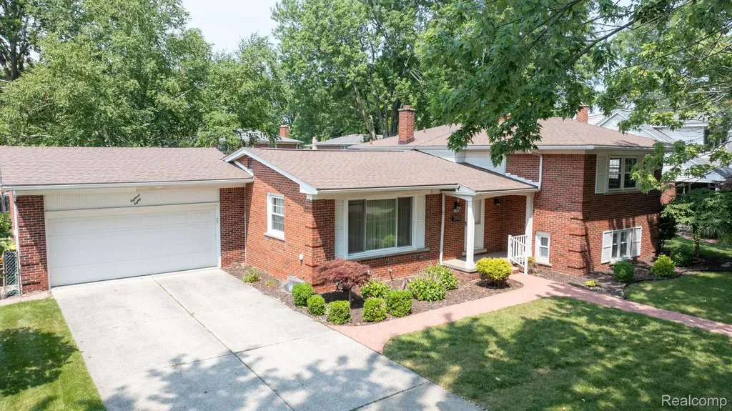 1880 Waverly Street Trenton City MI 48183