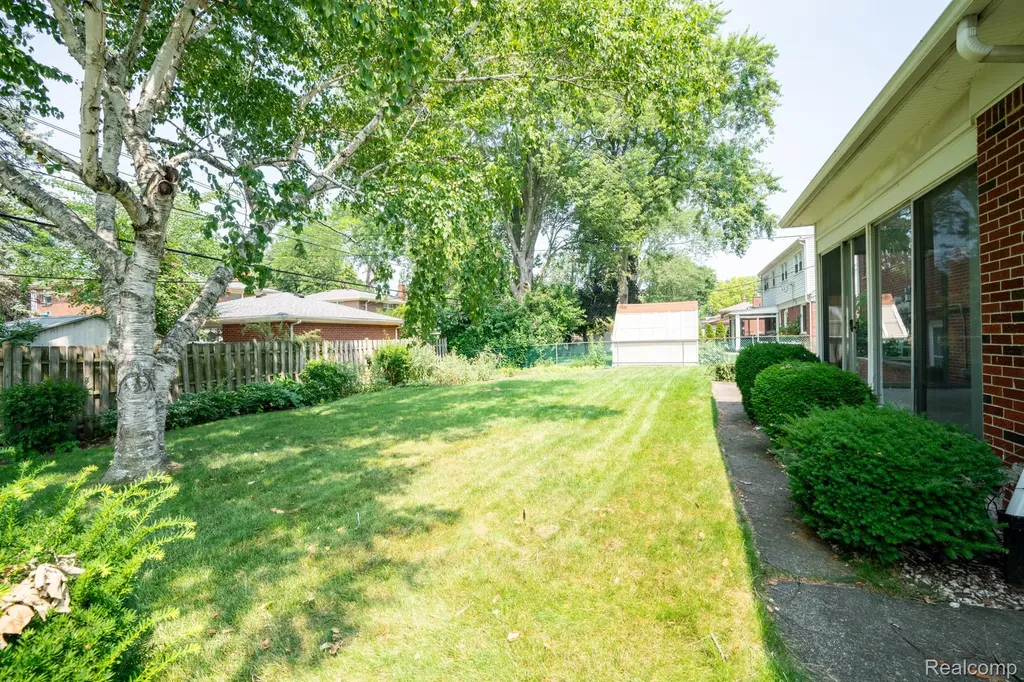 1880 Waverly Street Trenton City MI 48183