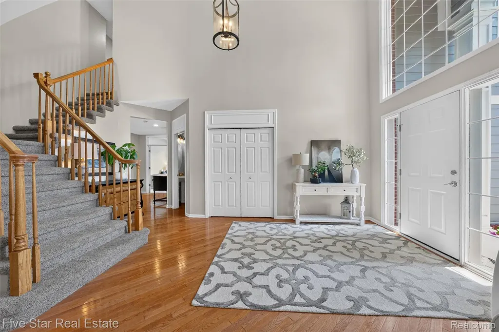 1750 Cheshire Lane Commerce Charter Township MI 48382