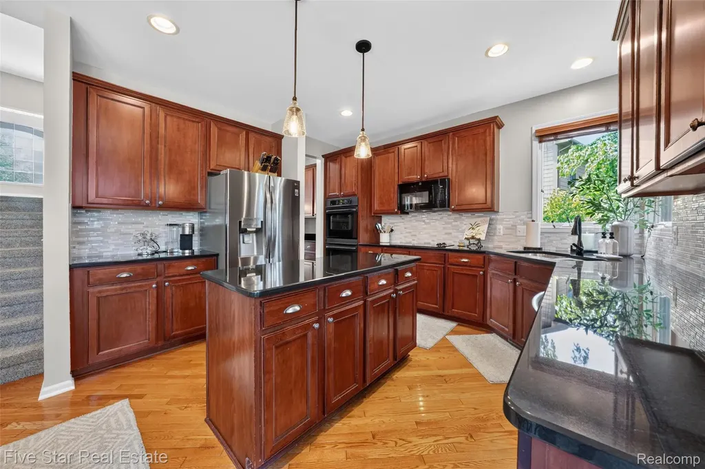 1750 Cheshire Lane Commerce Charter Township MI 48382