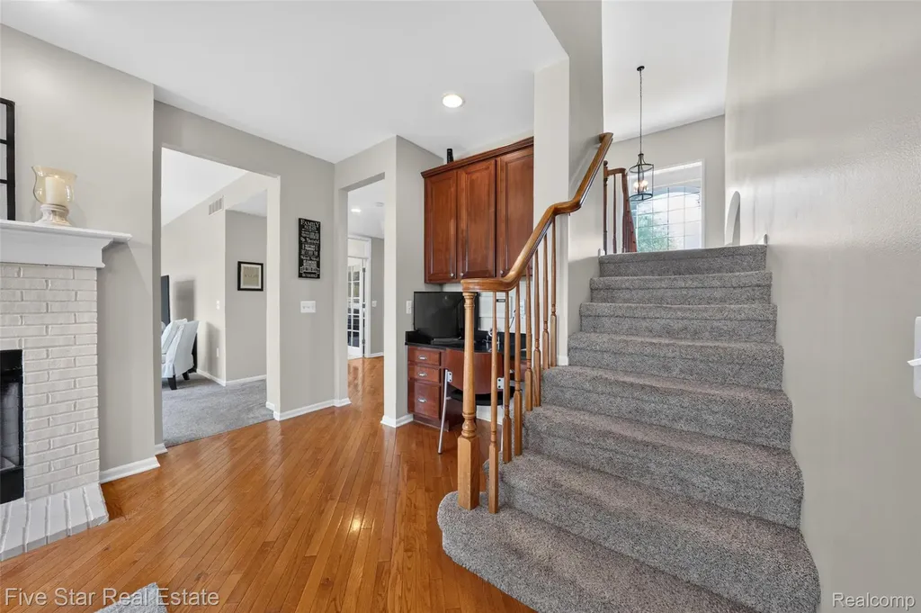 1750 Cheshire Lane Commerce Charter Township MI 48382