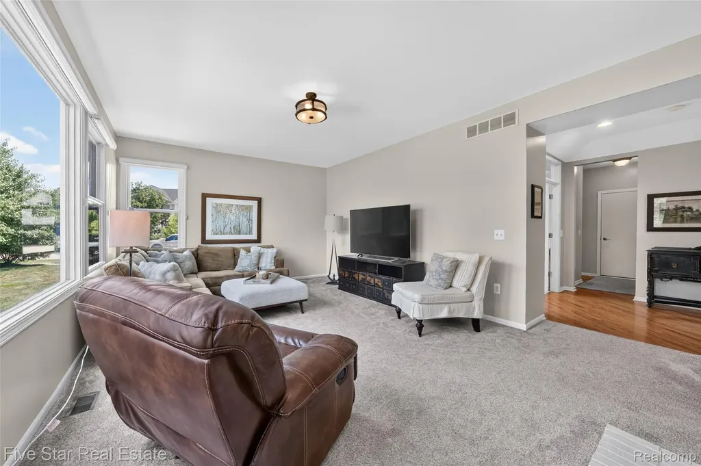1750 Cheshire Lane Commerce Charter Township MI 48382