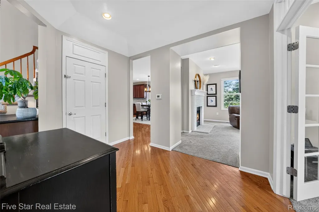 1750 Cheshire Lane Commerce Charter Township MI 48382