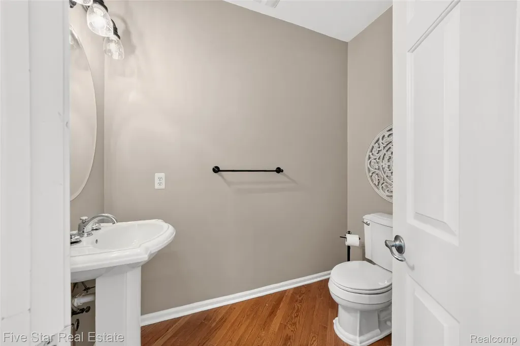1750 Cheshire Lane Commerce Charter Township MI 48382