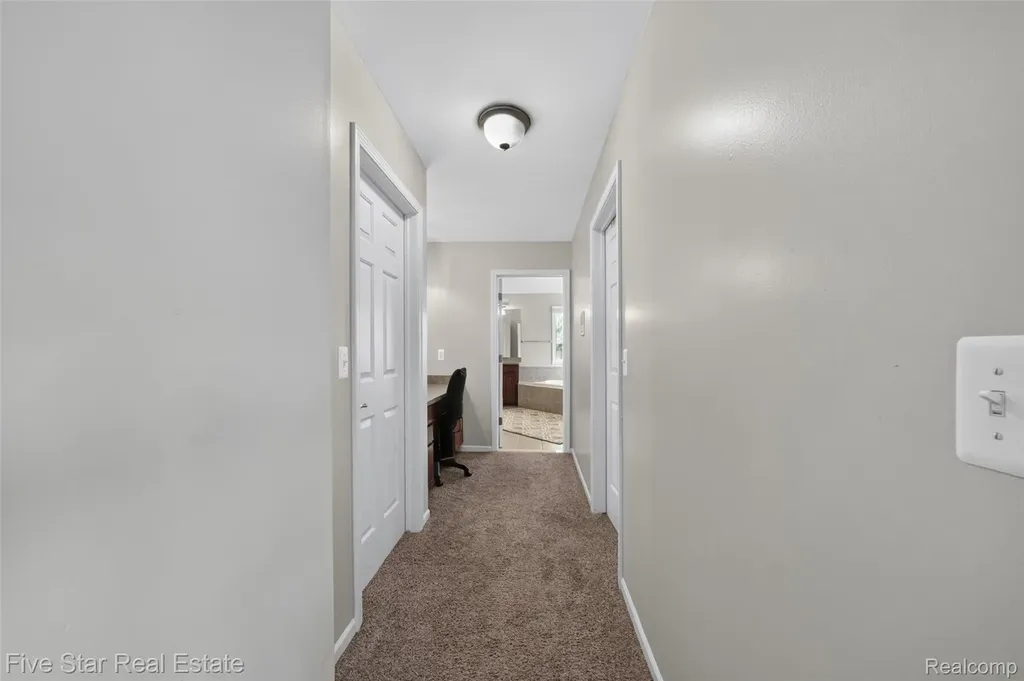 1750 Cheshire Lane Commerce Charter Township MI 48382
