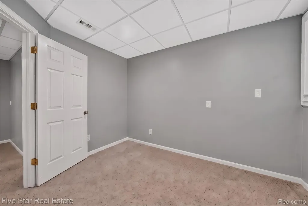 1750 Cheshire Lane Commerce Charter Township MI 48382