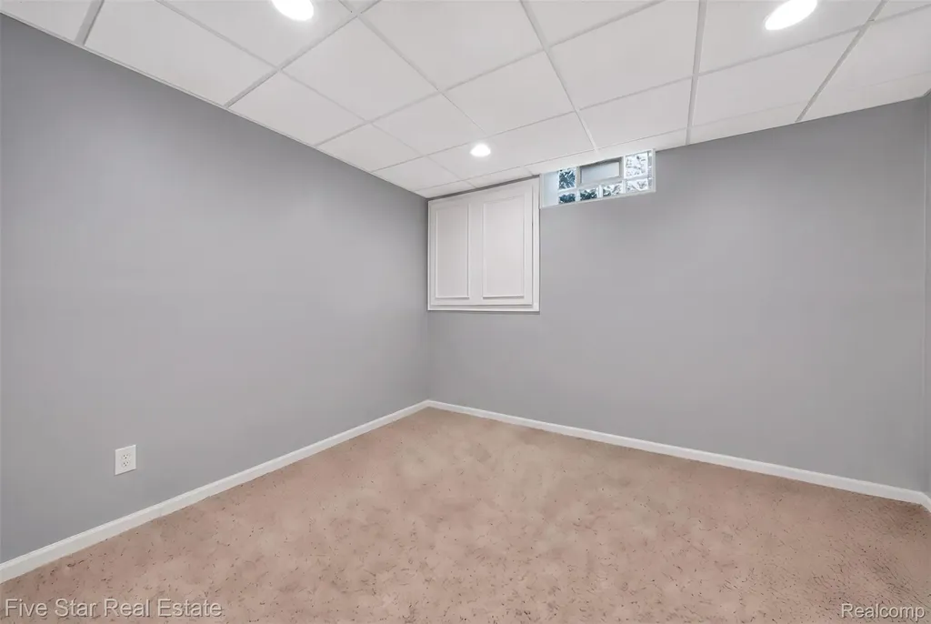 1750 Cheshire Lane Commerce Charter Township MI 48382