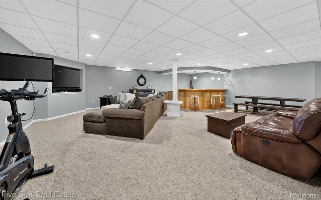 1750 Cheshire Lane Commerce Charter Township MI 48382