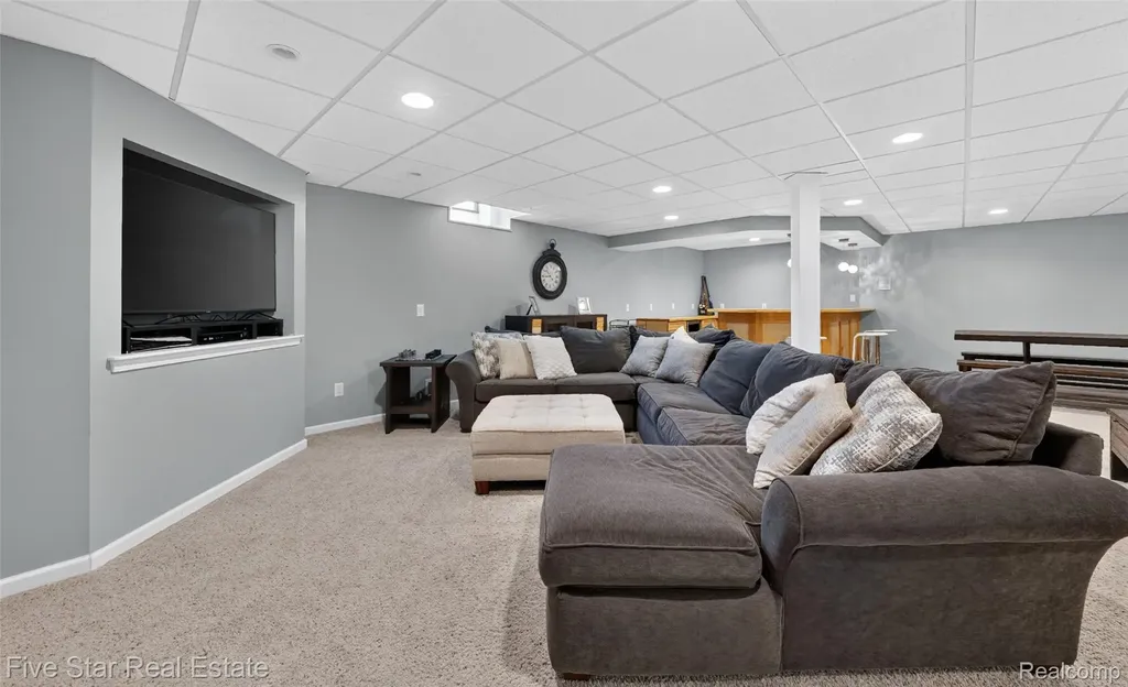 1750 Cheshire Lane Commerce Charter Township MI 48382