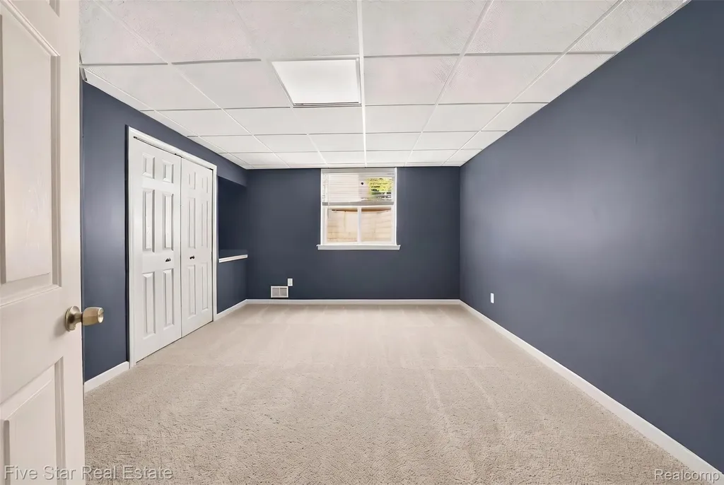 1750 Cheshire Lane Commerce Charter Township MI 48382
