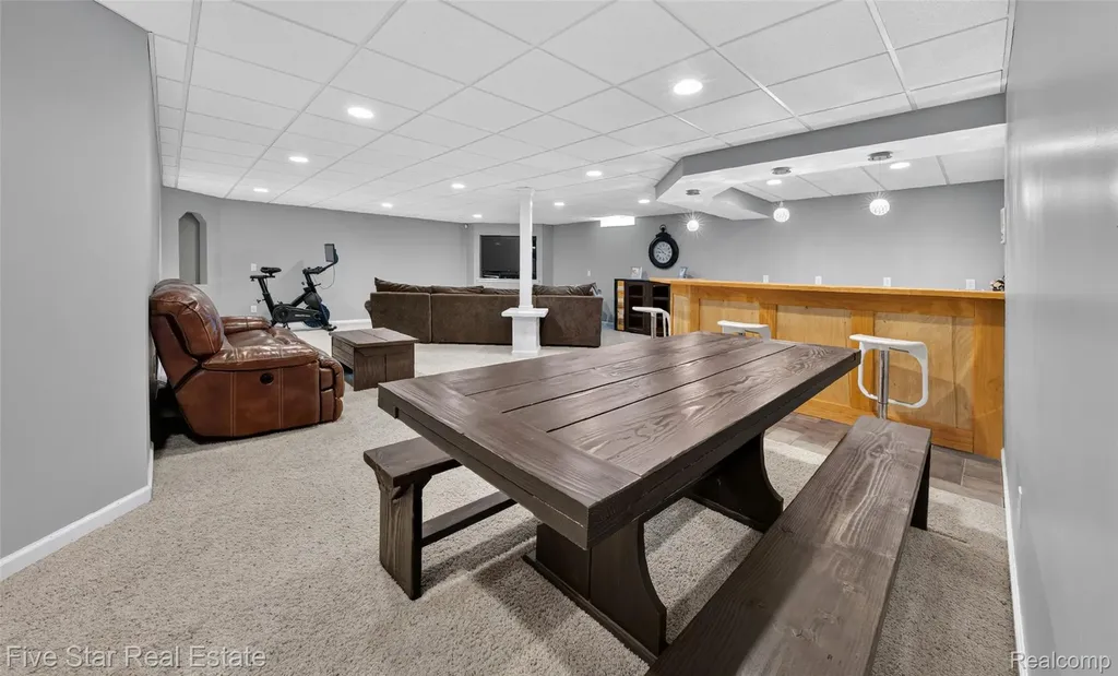 1750 Cheshire Lane Commerce Charter Township MI 48382