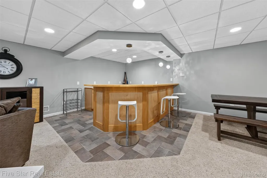 1750 Cheshire Lane Commerce Charter Township MI 48382