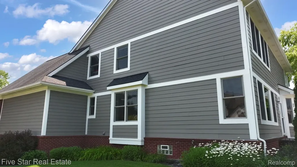 1750 Cheshire Lane Commerce Charter Township MI 48382