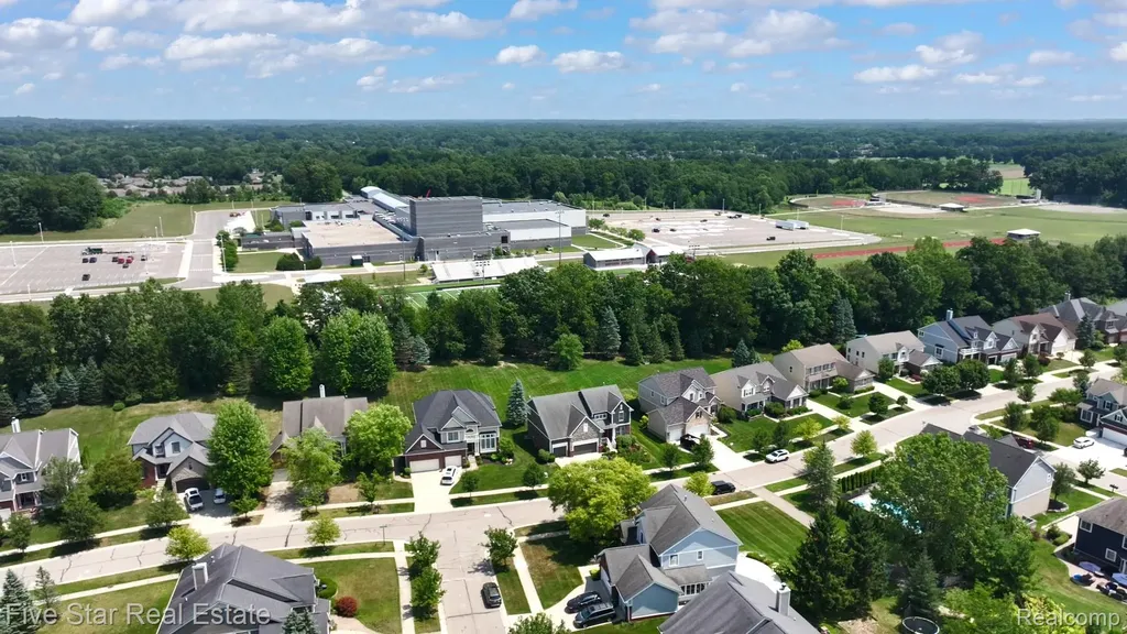 1750 Cheshire Lane Commerce Charter Township MI 48382