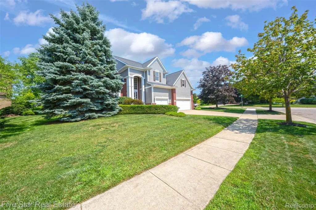 1750 Cheshire Lane Commerce Charter Township MI 48382