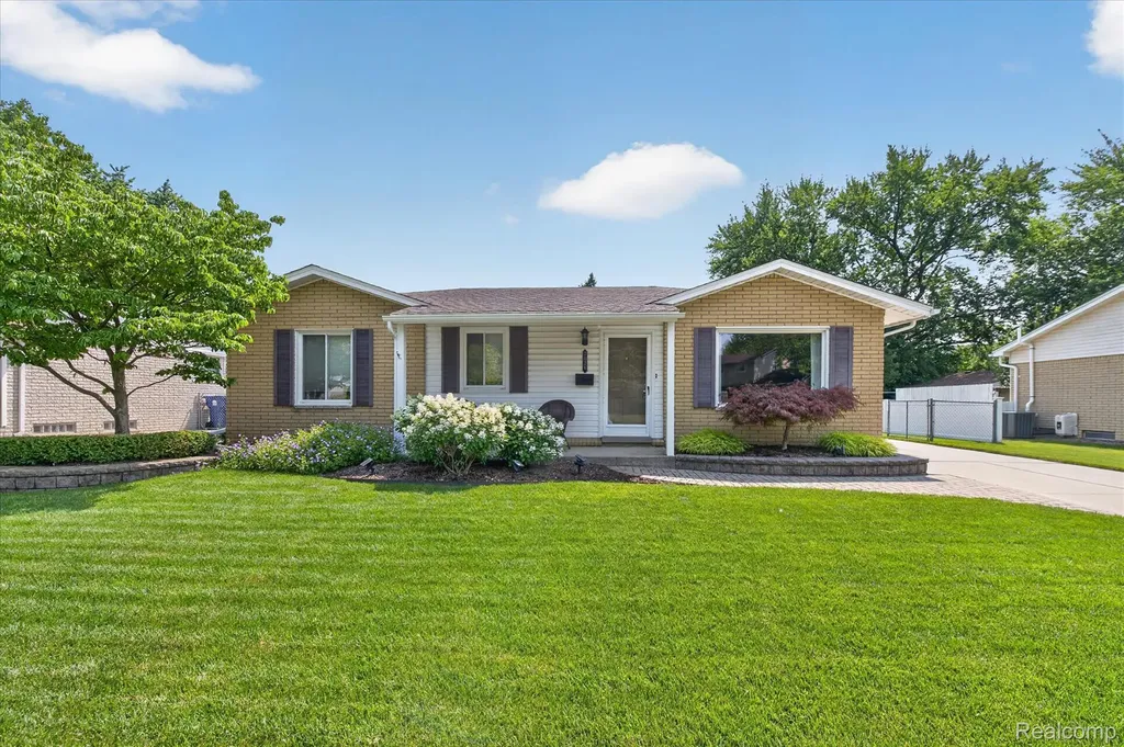 7026 London Court Canton Charter Township MI 48187
