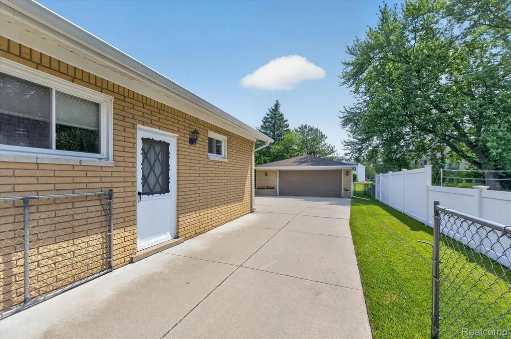 7026 London Court Canton Charter Township MI 48187