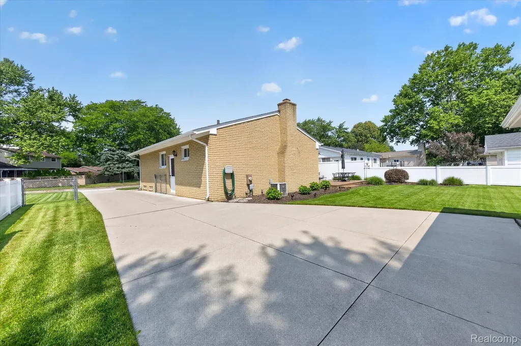 7026 London Court Canton Charter Township MI 48187