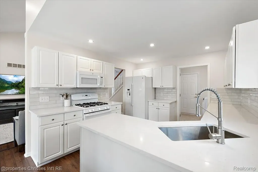 5802 Ortman Drive Sterling Heights City MI 48314
