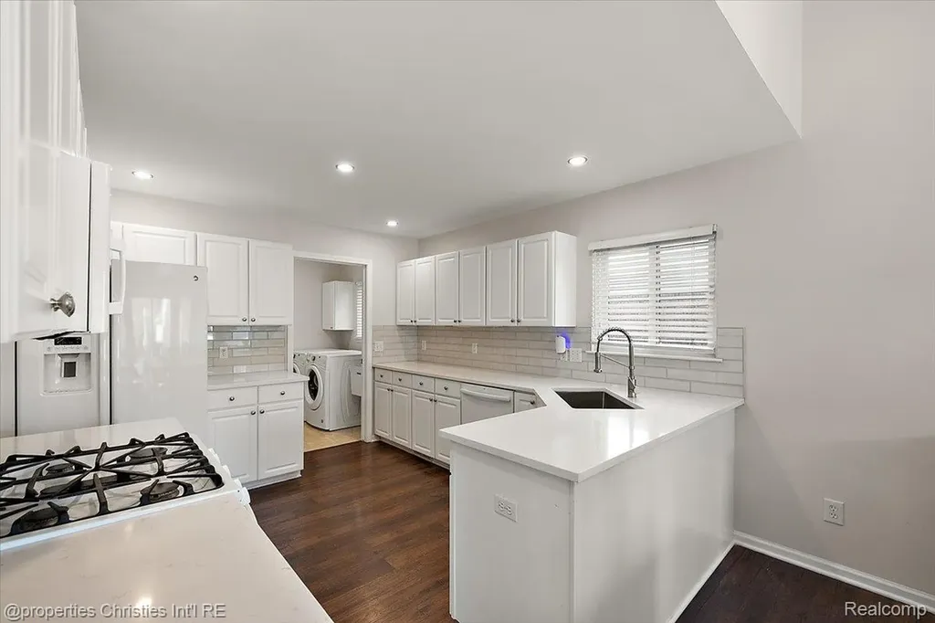 5802 Ortman Drive Sterling Heights City MI 48314