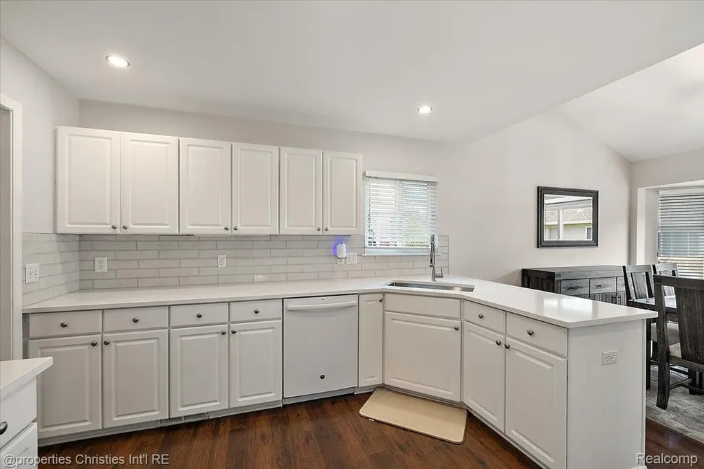 5802 Ortman Drive Sterling Heights City MI 48314