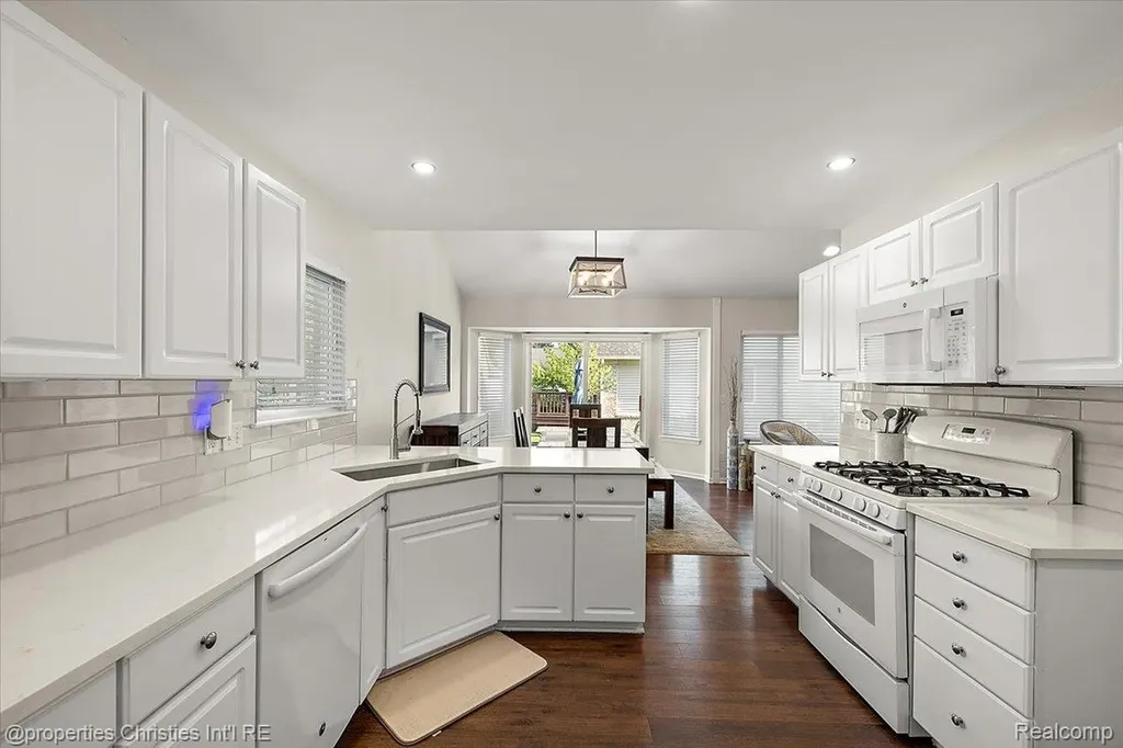 5802 Ortman Drive Sterling Heights City MI 48314