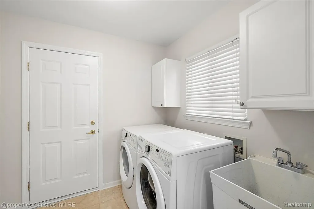 5802 Ortman Drive Sterling Heights City MI 48314