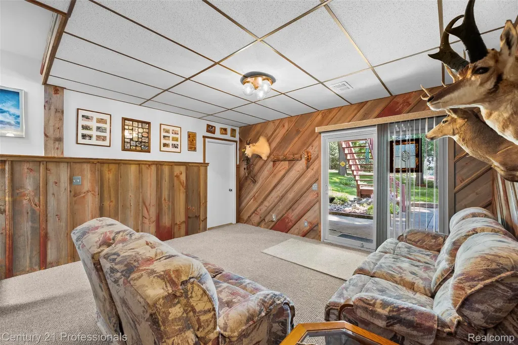 5135 Virgie Lane West Bloomfield Charter Township MI 48324