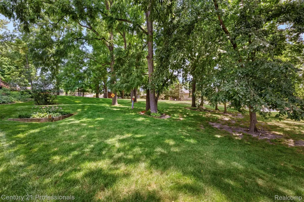 5135 Virgie Lane West Bloomfield Charter Township MI 48324