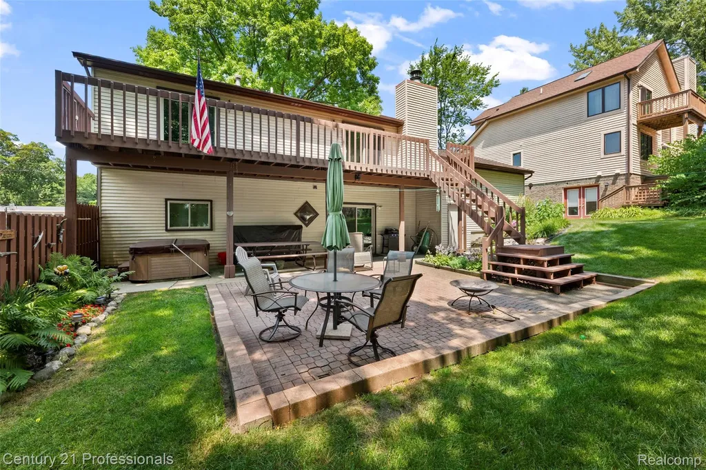 5135 Virgie Lane West Bloomfield Charter Township MI 48324