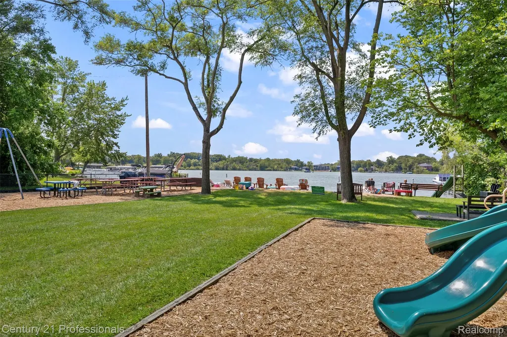 5135 Virgie Lane West Bloomfield Charter Township MI 48324