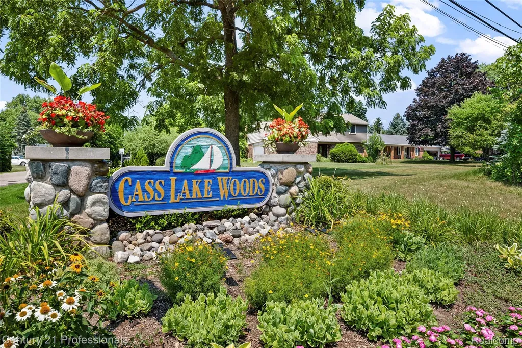 5135 Virgie Lane West Bloomfield Charter Township MI 48324